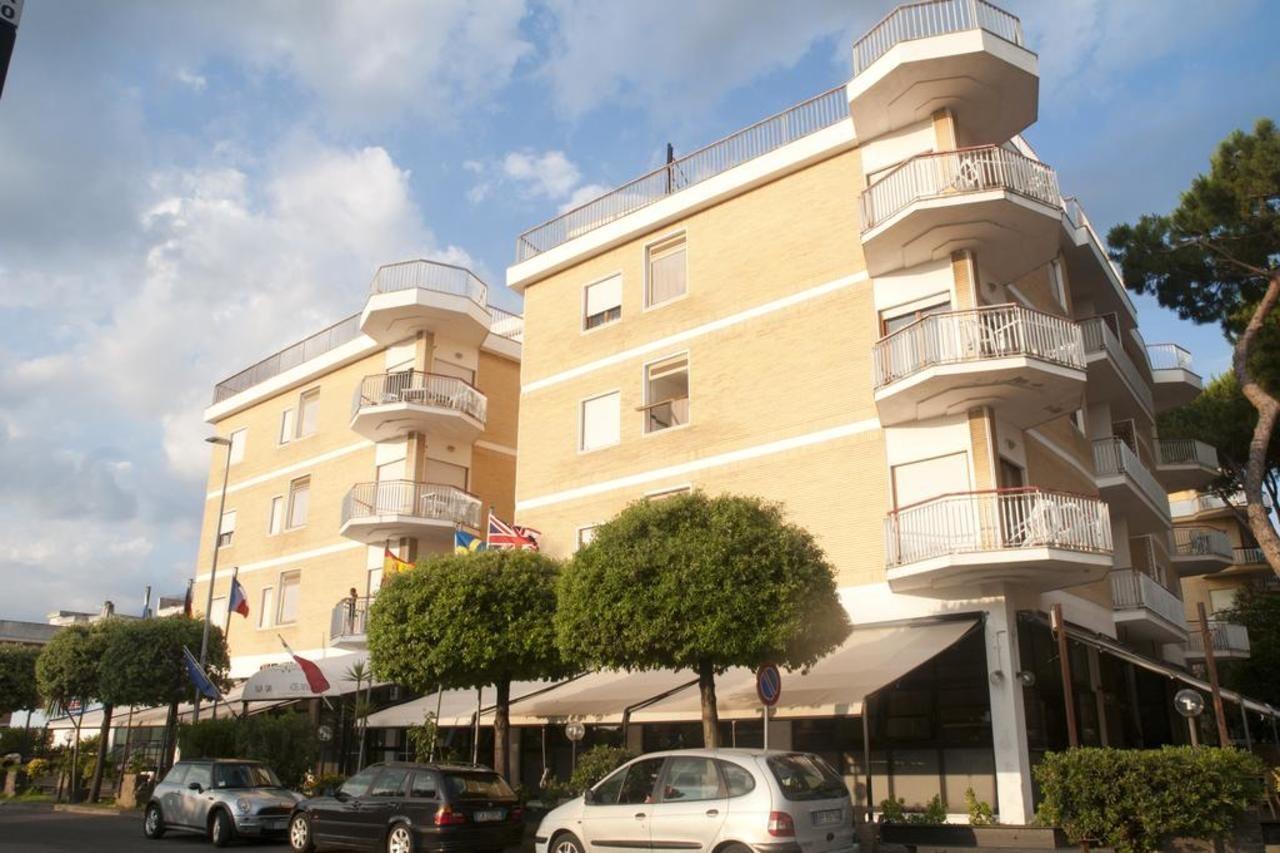 Residence Riva Gaia 泰拉奇纳 外观 照片