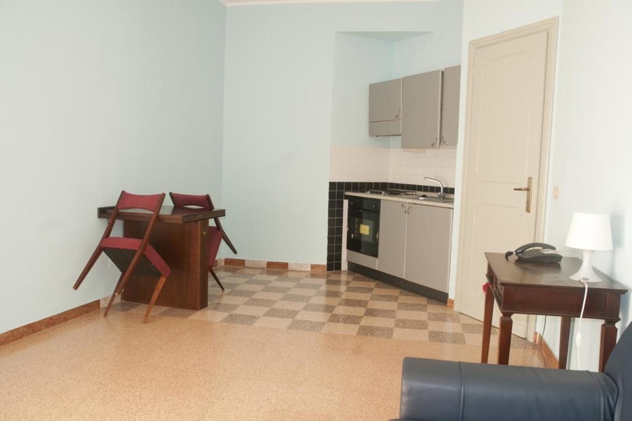Residence Riva Gaia 泰拉奇纳 外观 照片