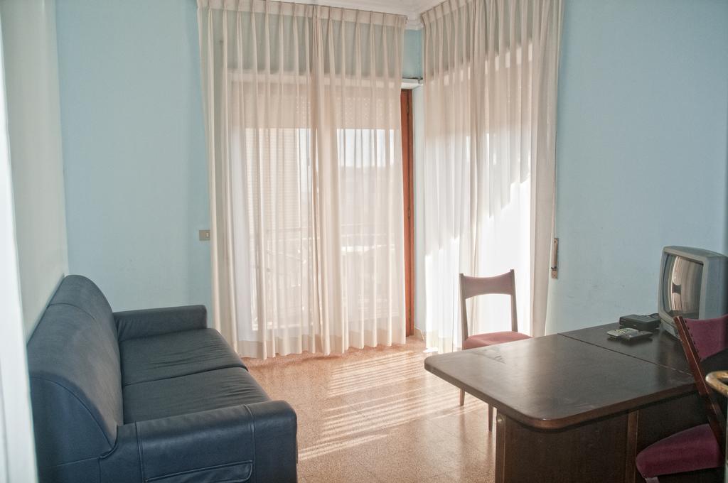 Residence Riva Gaia 泰拉奇纳 客房 照片