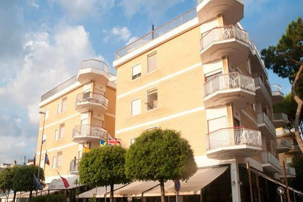 Residence Riva Gaia 泰拉奇纳 外观 照片